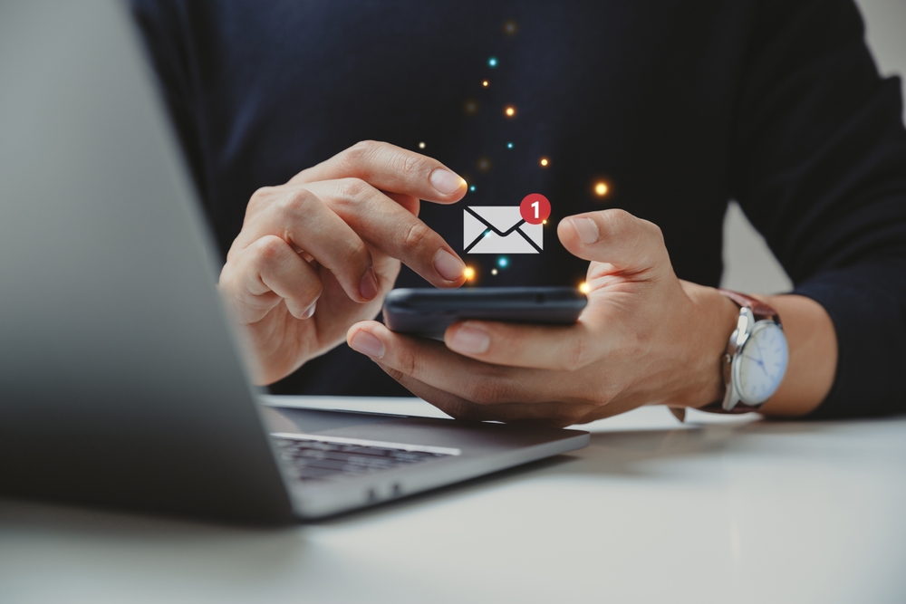 Hand,Of,Businessman,Using,Smartphone,For,Email,With,Notification,Alert, Hand,Of,Businessman,Using,Smartphone,For,Email,With,Notification,Alert,