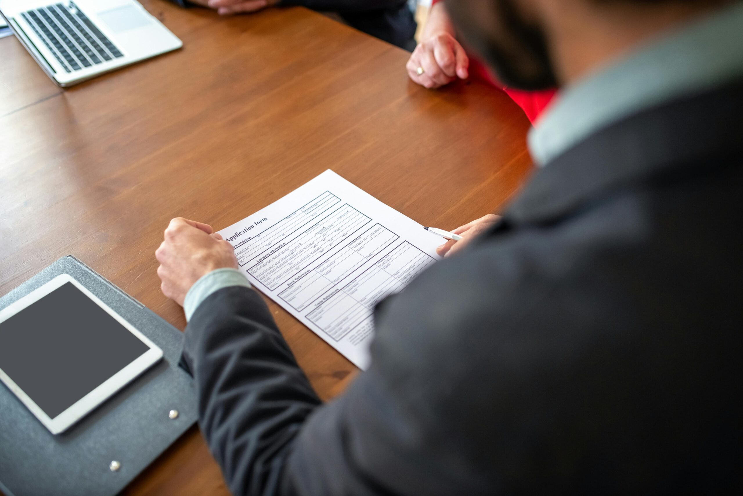 pexels-kampus-production-8439708 passive recruiting strategies
